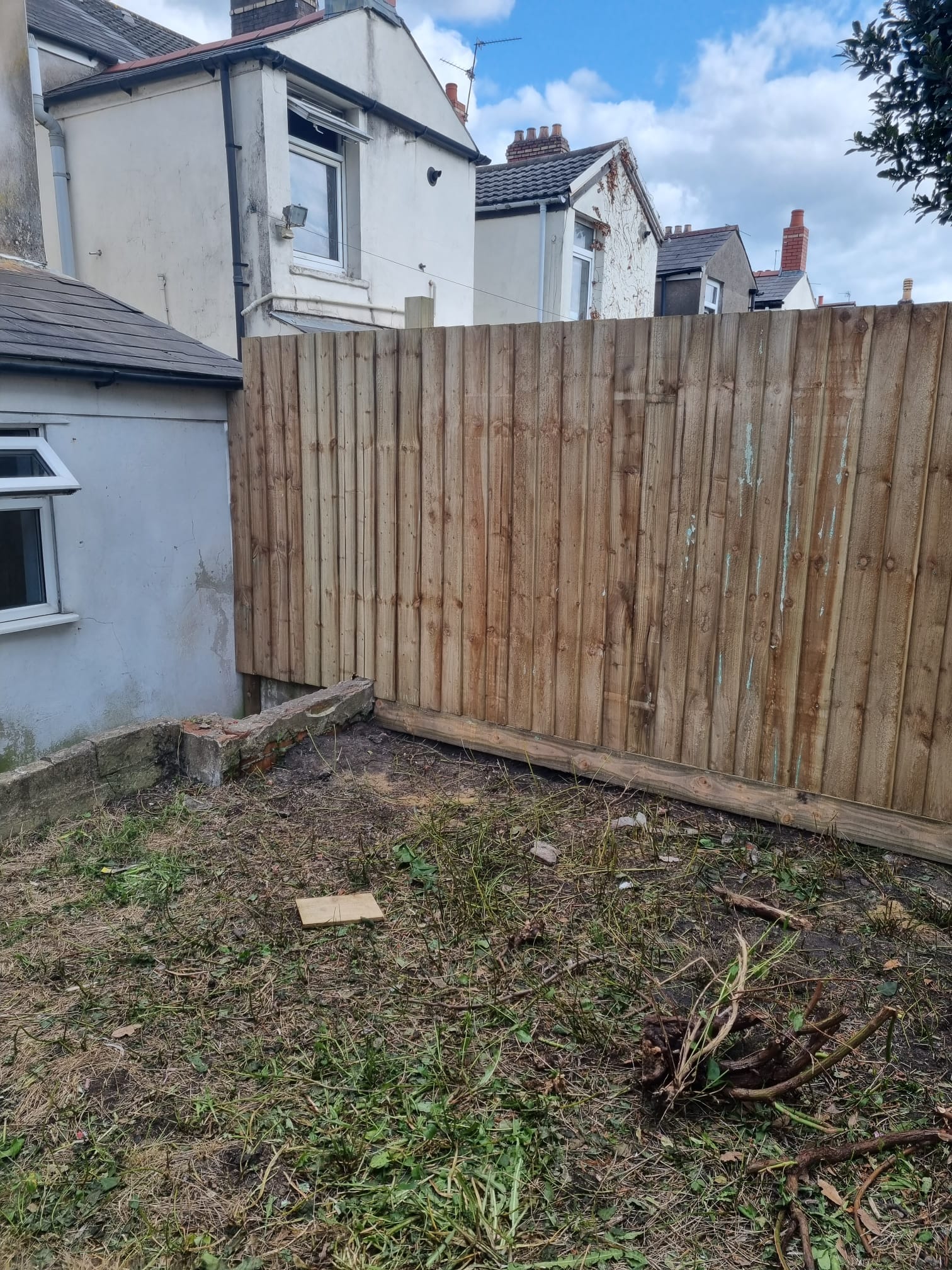 Fencing contractors Cardiff